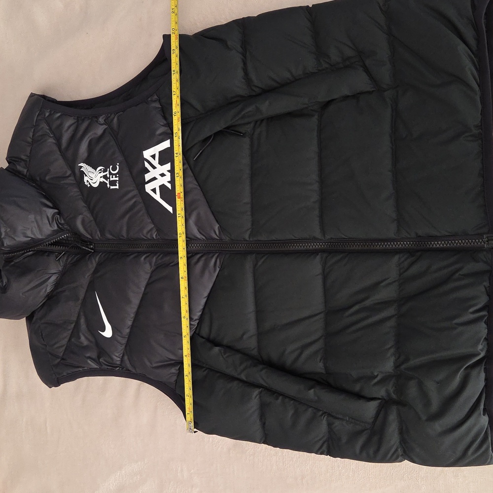 Immaculate Nike Liverpool FC Black Puffer Vest with White Accents, Size M - Picture 3 of 5
